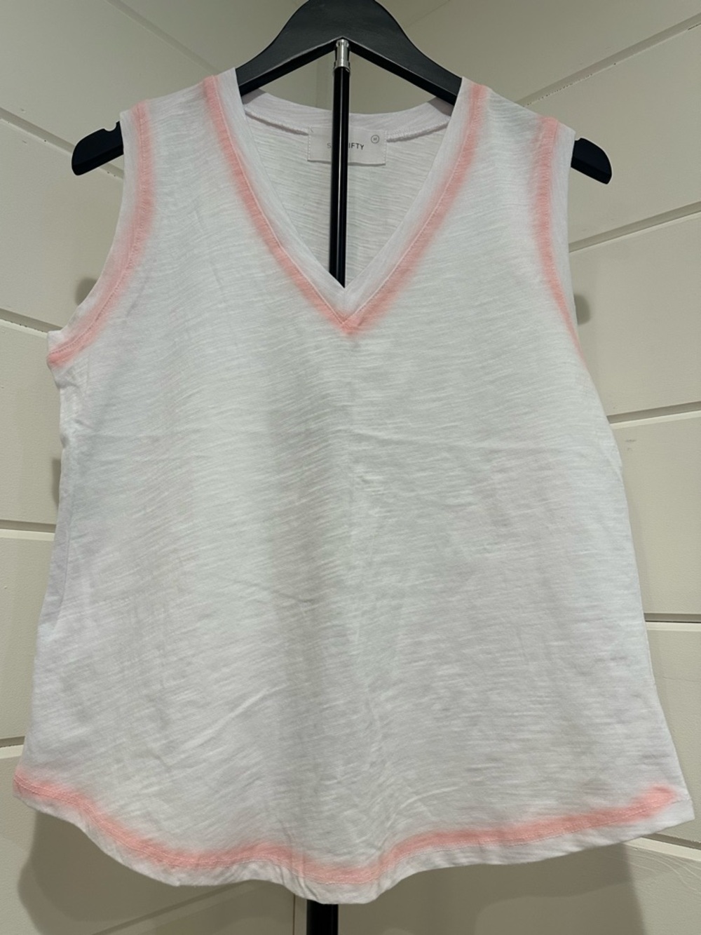 NWT Six/Fifty V-Neck White Tank w/ Ombré Pink Trim. Size: Medium Women’s